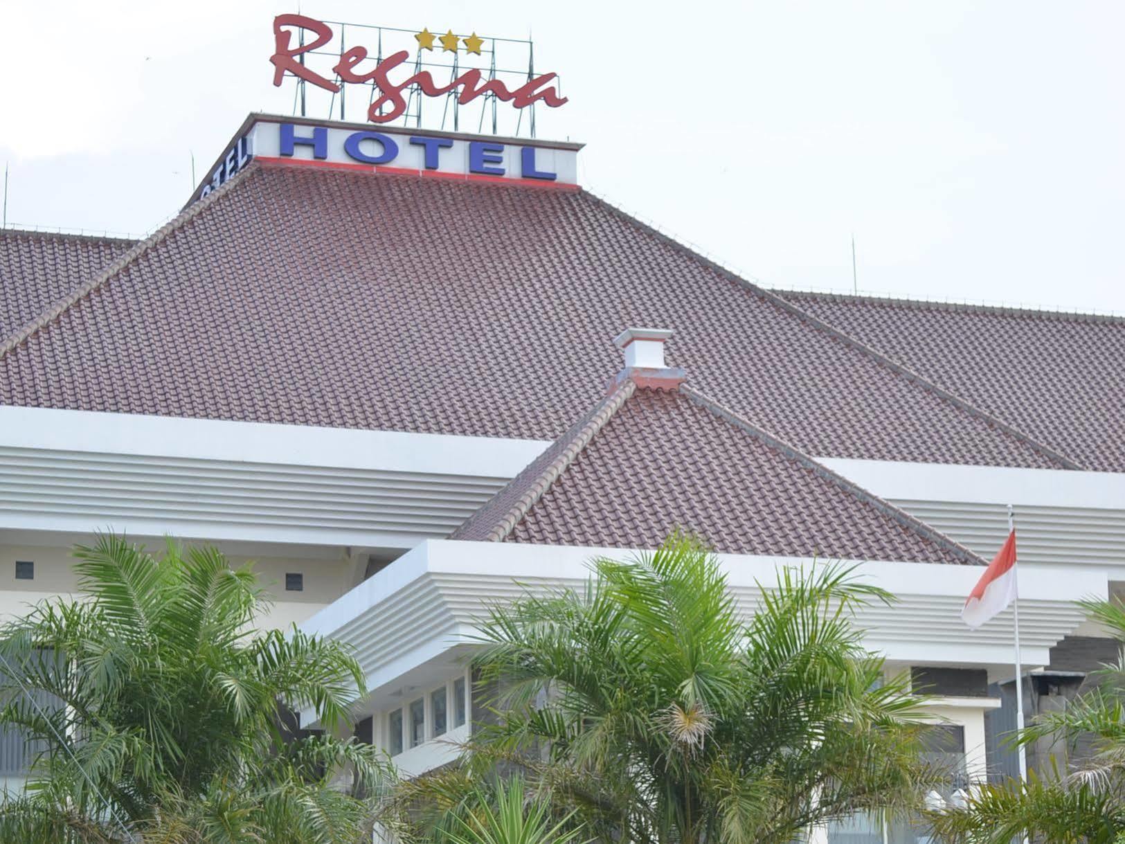 Regina Hotel Pemalang Εξωτερικό φωτογραφία