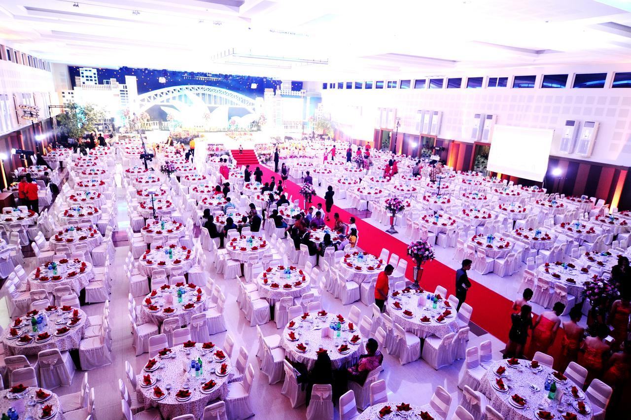 Regina Hotel Pemalang Εξωτερικό φωτογραφία