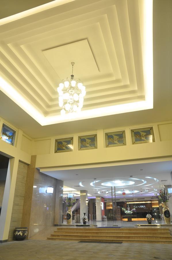 Regina Hotel Pemalang Εξωτερικό φωτογραφία