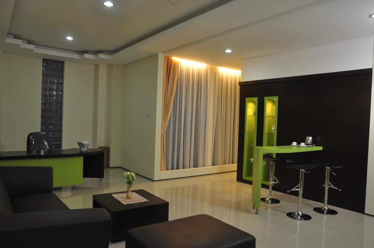 Regina Hotel Pemalang Εξωτερικό φωτογραφία