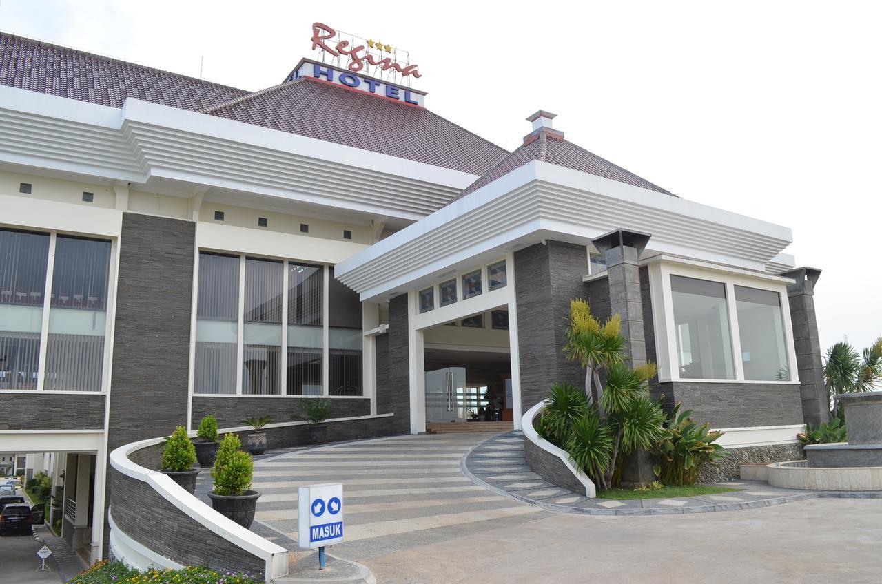 Regina Hotel Pemalang Εξωτερικό φωτογραφία